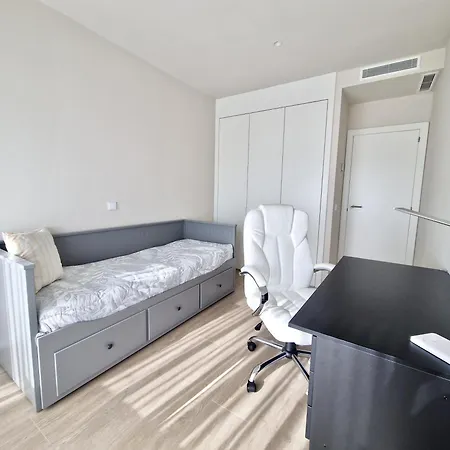 Sr Wellingtonia Centro * Estepona